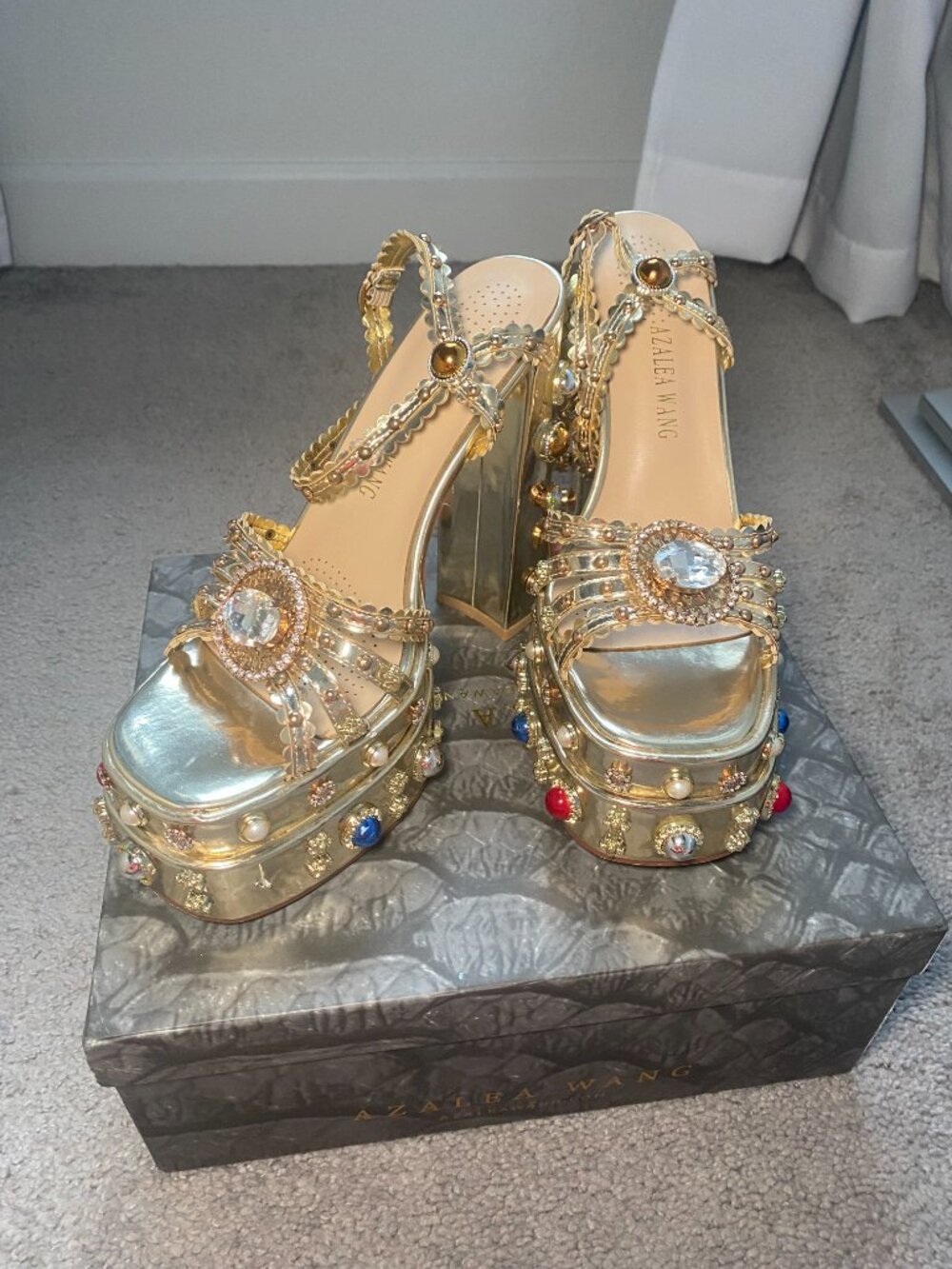 Azalea Wang Gold Jeweled Platform Heels Size 8 Embellished Rhinestone Sandals - Picture 5 of 9